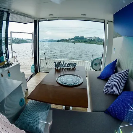 Douro Floating House * Porto