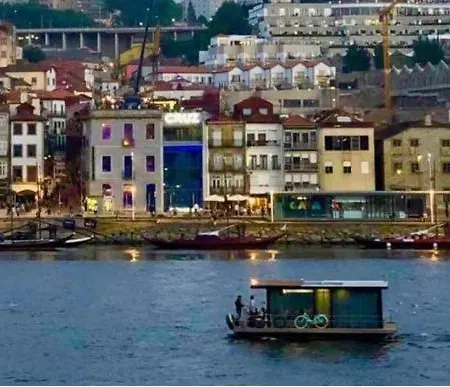 Douro Floating House * Porto
